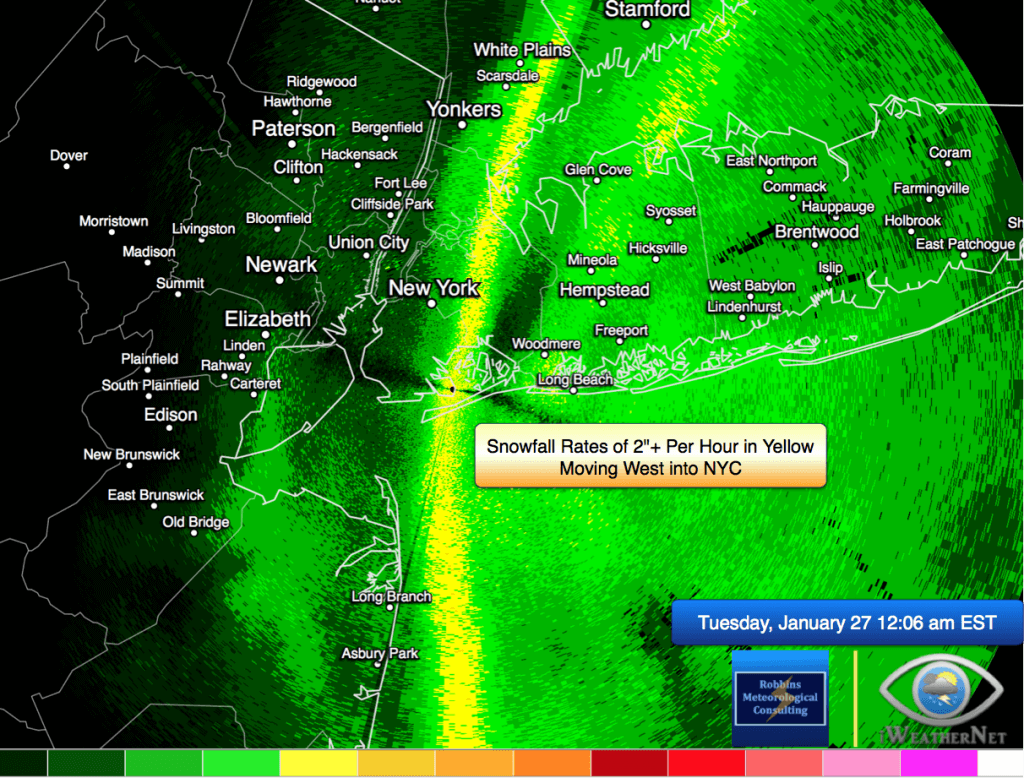 Snowfall rates > 2 inches per hour moving west into New York City at midnight on the morning of Tuesday, January 27